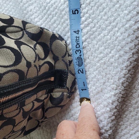 Coach signature shoulder bag black. - Picture 5 of 12